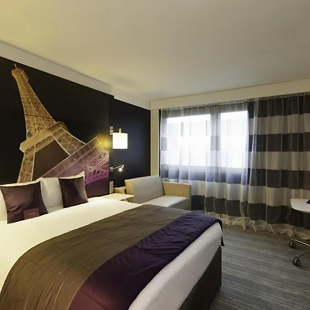 Mercure Centre Tour Eiffel Hotel 4*