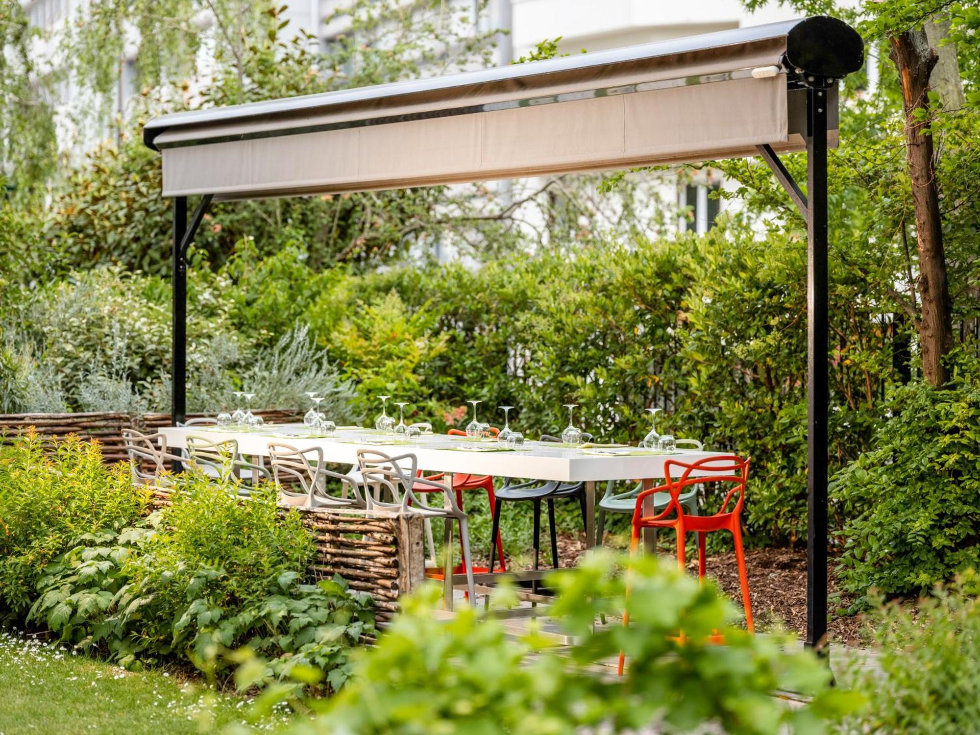 Mercure Centre Tour Eiffel 4*