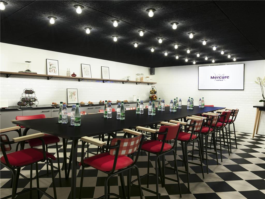 Mercure Centre Tour Eiffel Hotel 4*