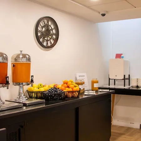 Mercure Centre Tour Eiffel Hotel 4*