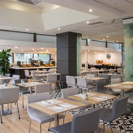 Mercure Centre Tour Eiffel Hotel 4*