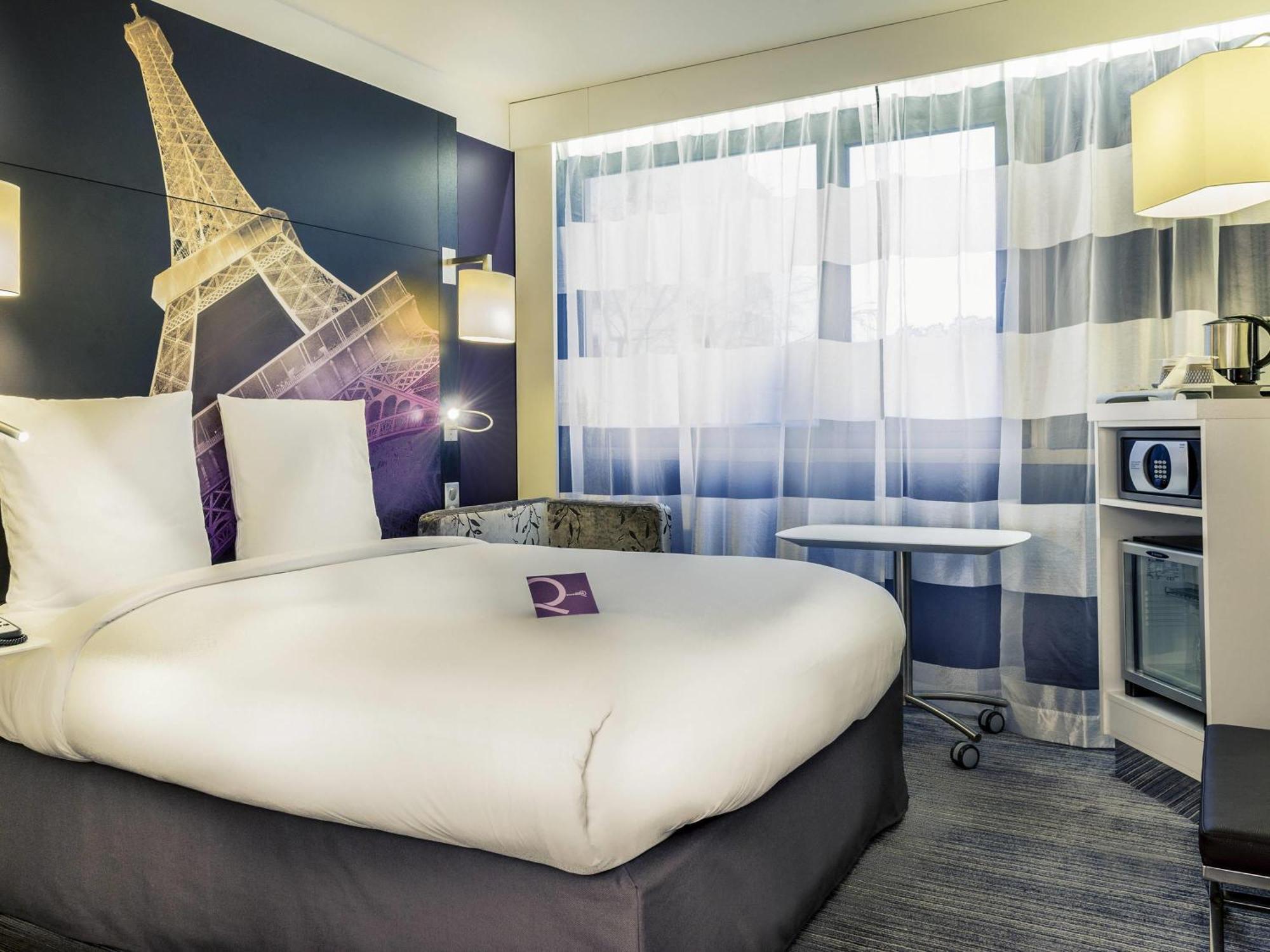 Mercure Centre Tour Eiffel Hotel 4*