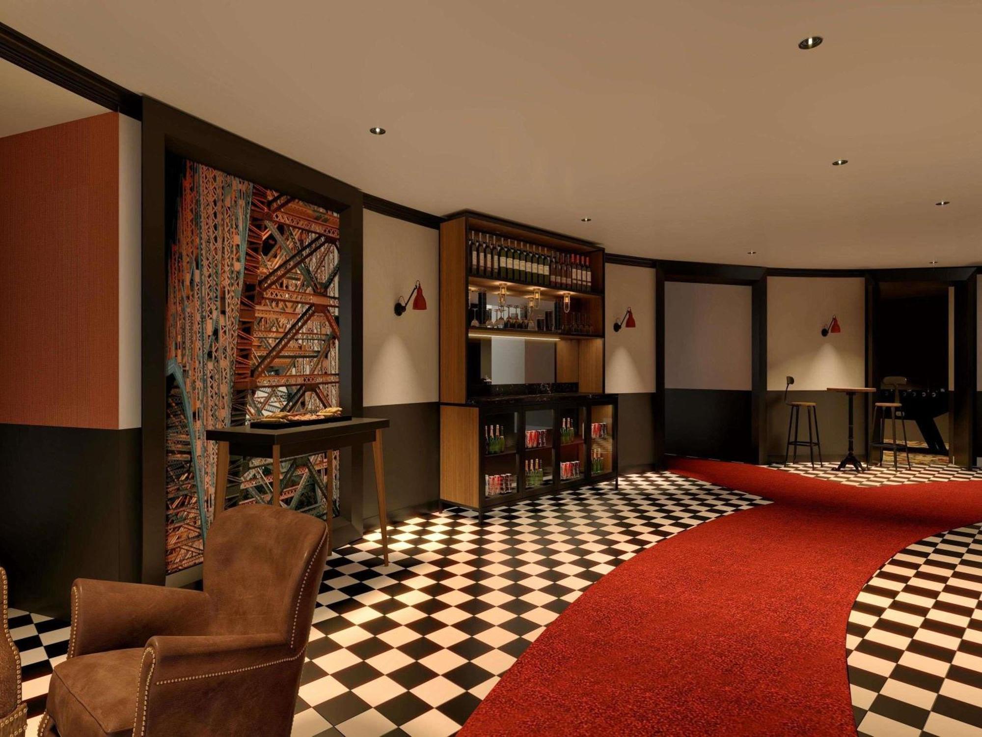 Hotel Mercure Centre Tour Eiffel 4*