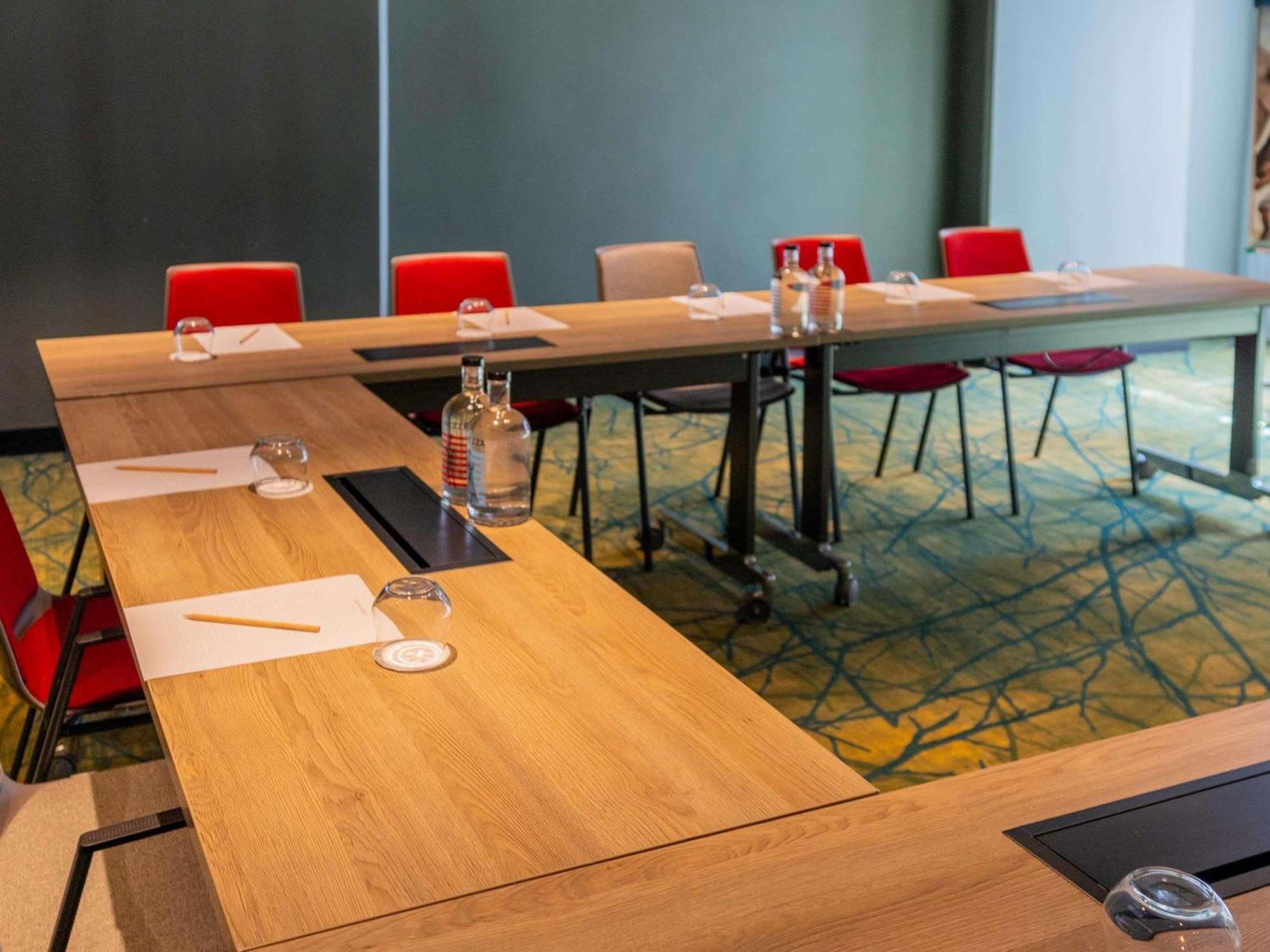 Mercure Centre Tour Eiffel Hotel 4*