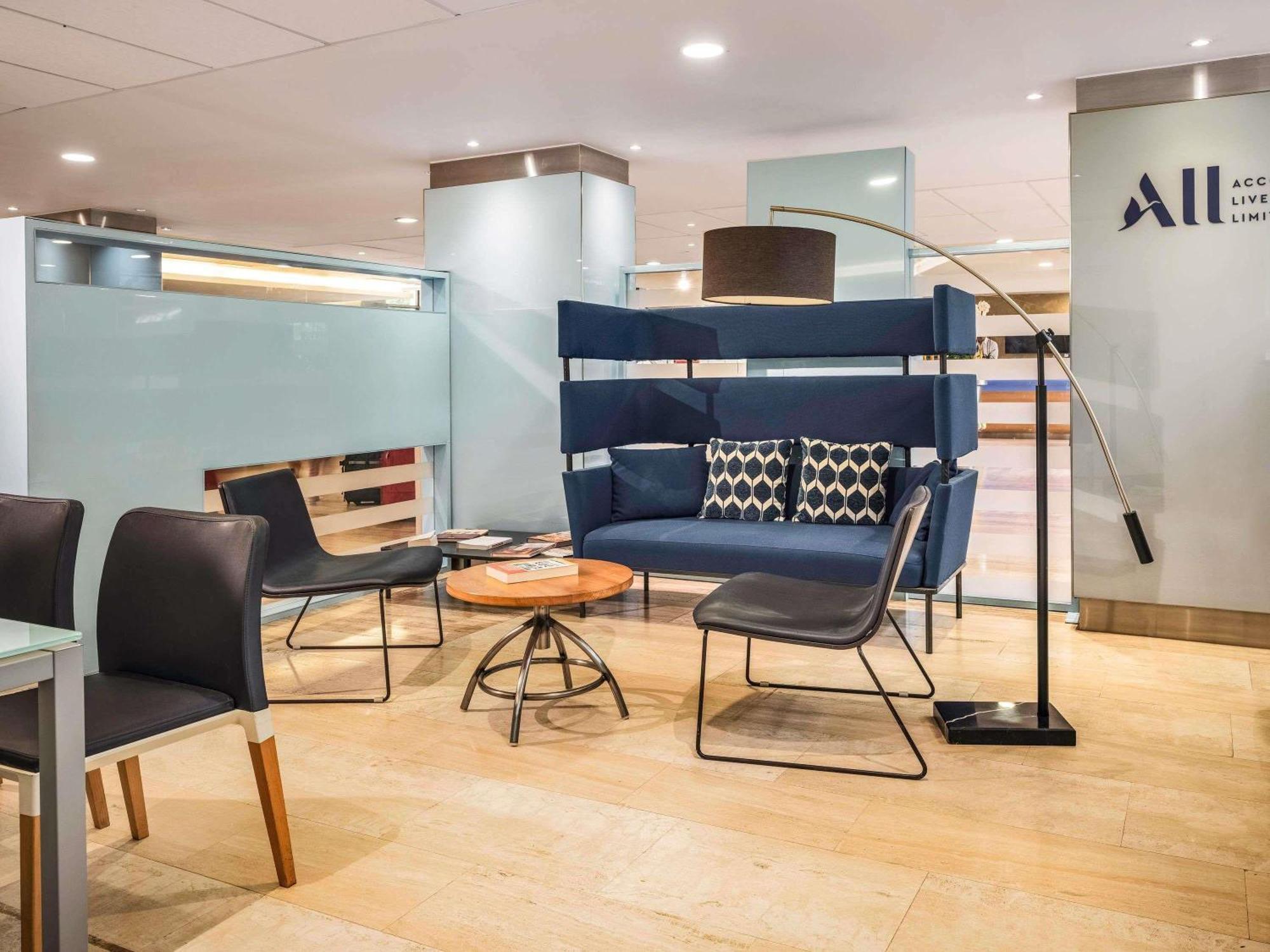 Mercure Centre Tour Eiffel Hotel 4*