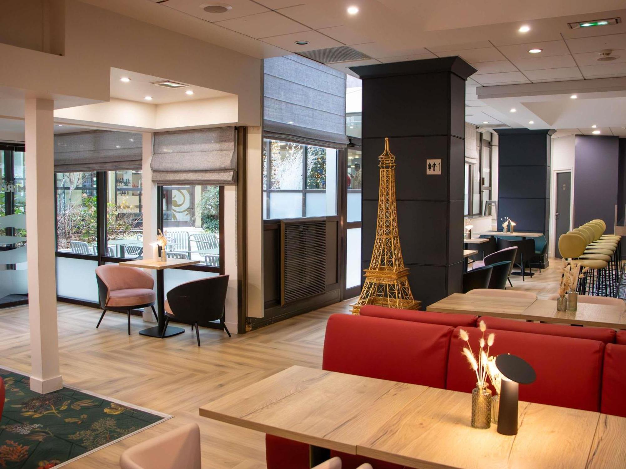 Mercure Centre Tour Eiffel Hotel 4*